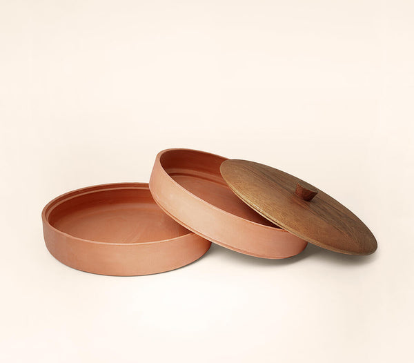 Terracotta Sprouter with Wooden Lid
